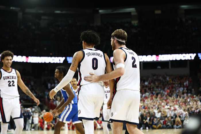 gonzaga bulldogs kentucky wildcats spokane arena erik smith21